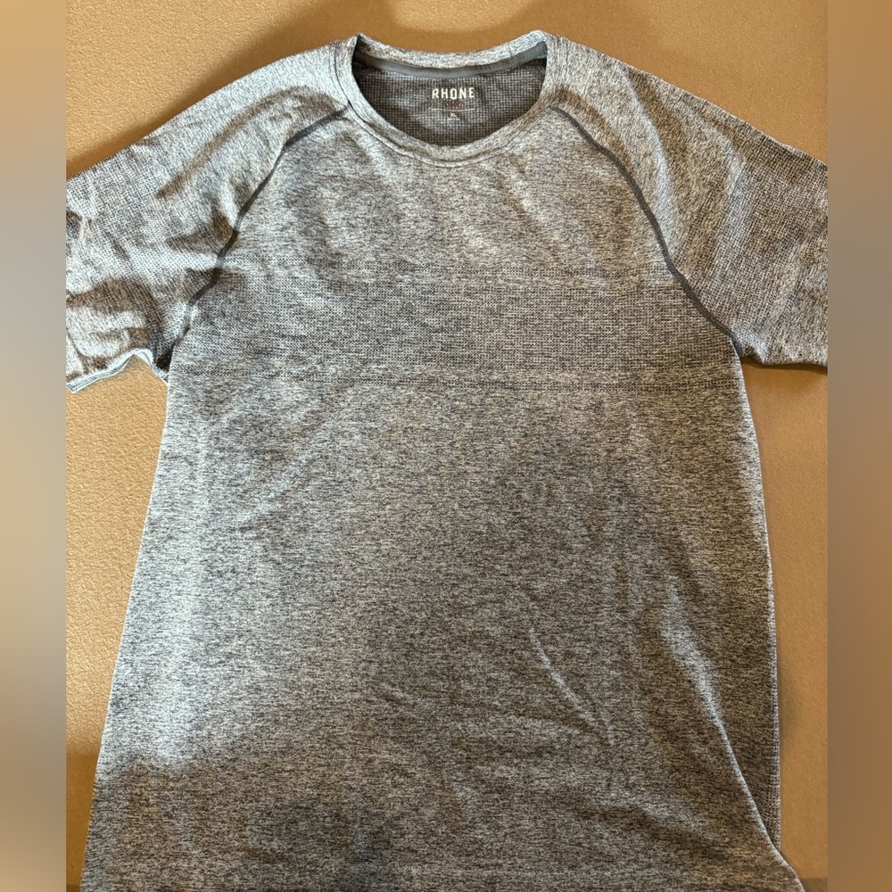 Rhone XL workout shirt